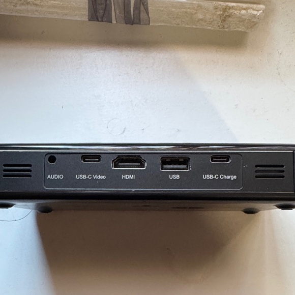 Miroir Projector - Picture 2 of 4